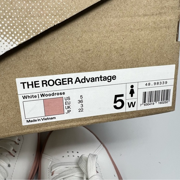 On Running The Roger Advantage Sneaker
Size 5 NEW! - Picture 7 of 7